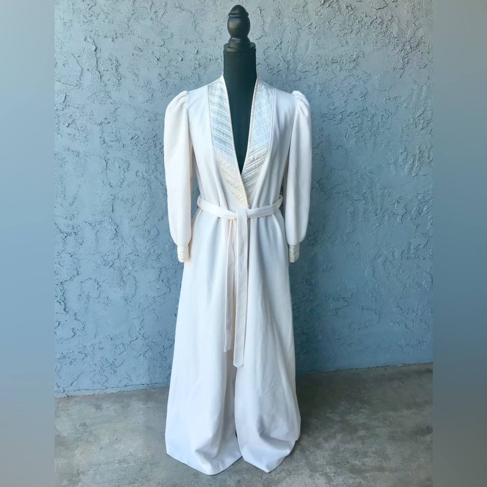 AMAZING Vintage Bath Robe 💜